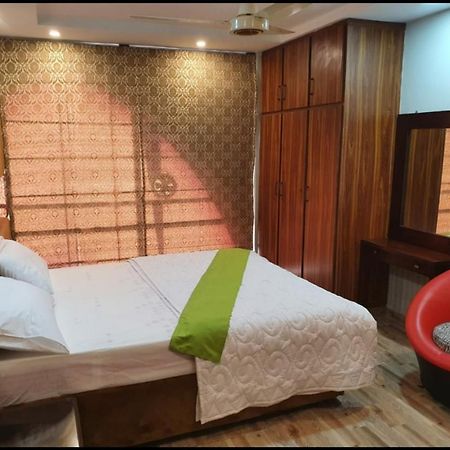 Hak Mall Suites And Apartments Rawalpindi Ngoại thất bức ảnh