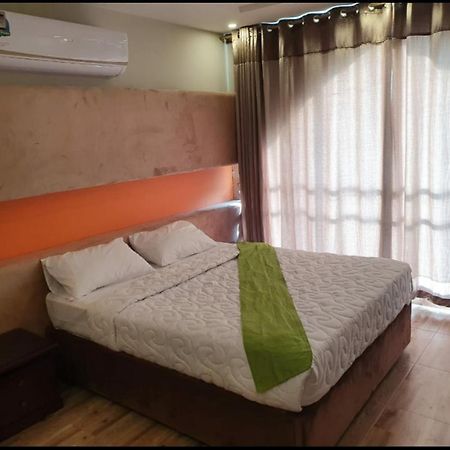 Hak Mall Suites And Apartments Rawalpindi Ngoại thất bức ảnh