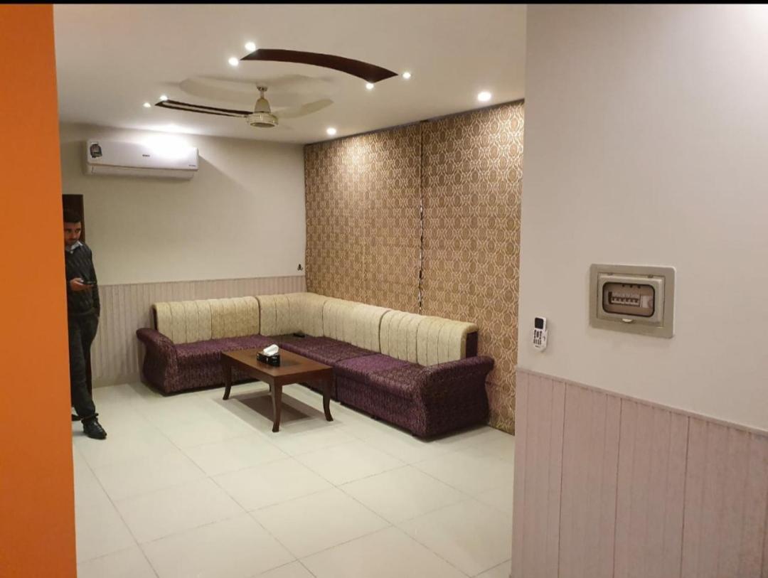 Hak Mall Suites And Apartments Rawalpindi Ngoại thất bức ảnh