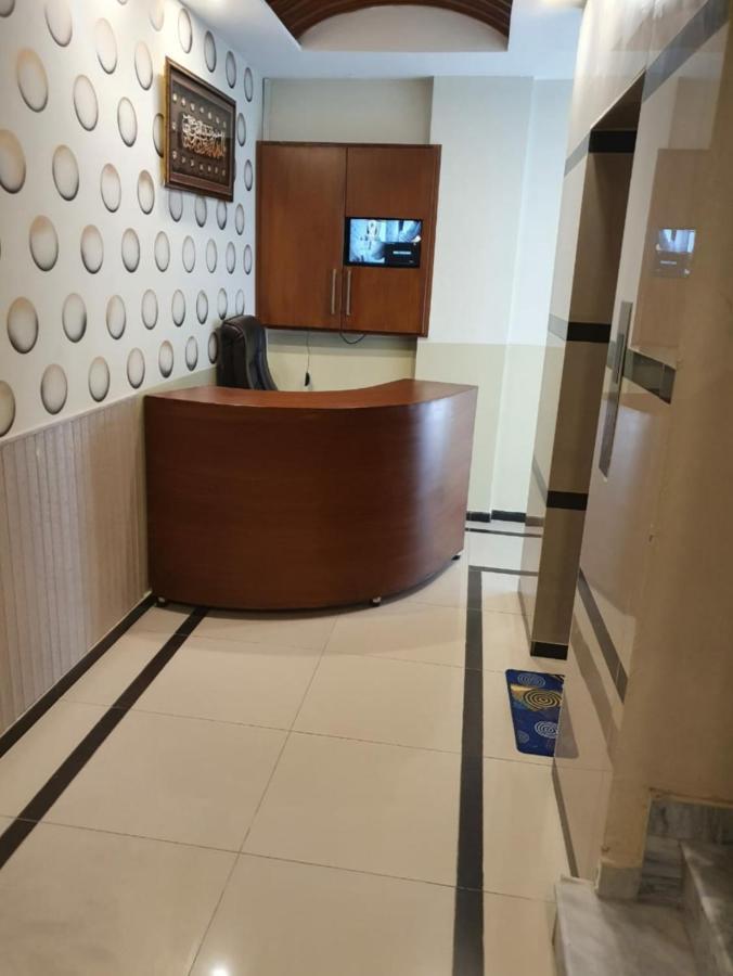 Hak Mall Suites And Apartments Rawalpindi Ngoại thất bức ảnh