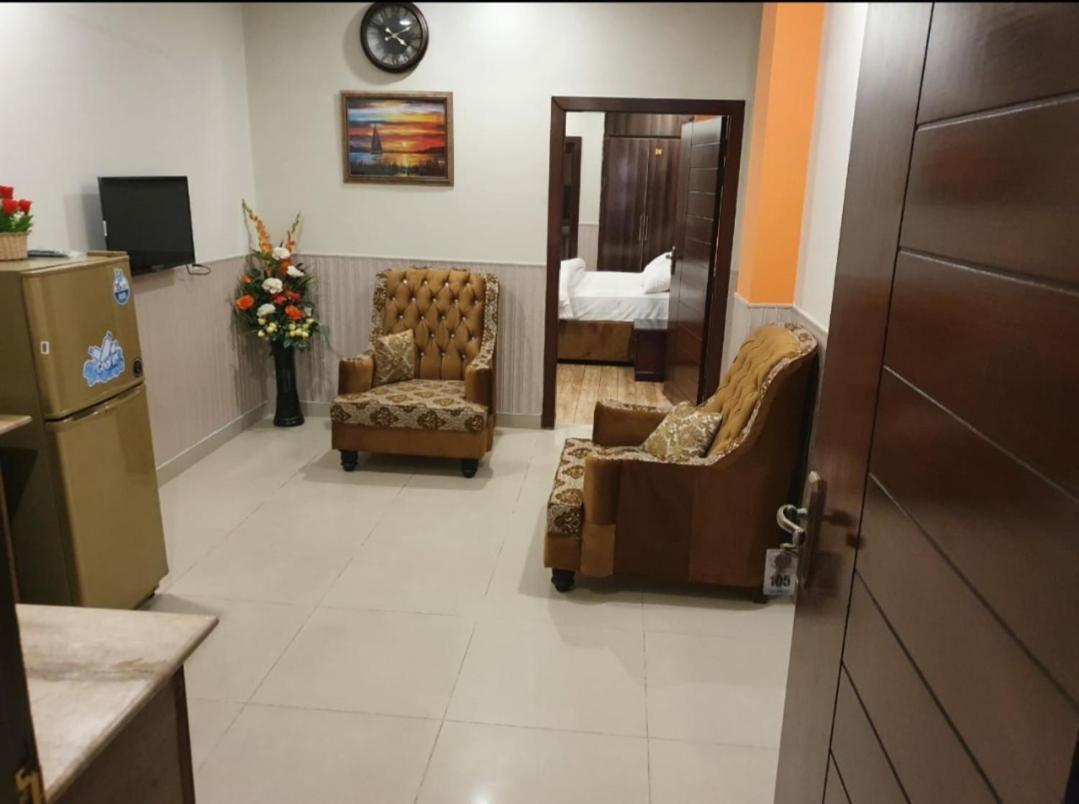Hak Mall Suites And Apartments Rawalpindi Ngoại thất bức ảnh