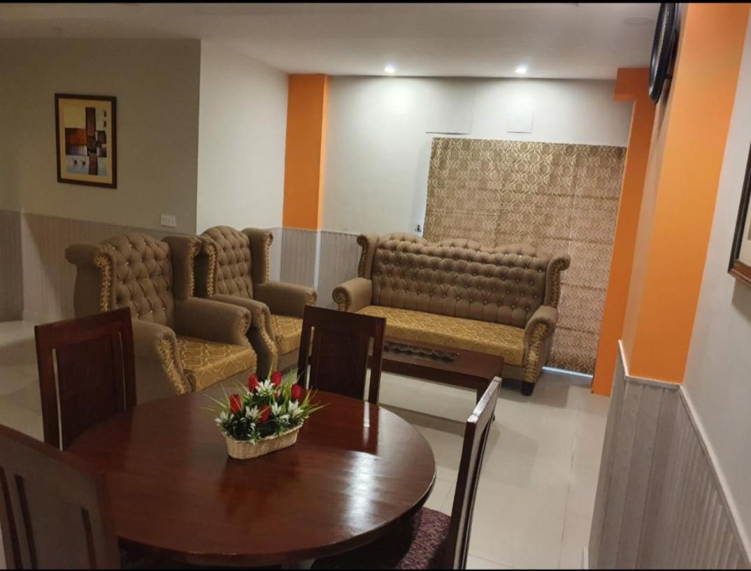 Hak Mall Suites And Apartments Rawalpindi Ngoại thất bức ảnh