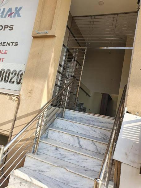 Hak Mall Suites And Apartments Rawalpindi Ngoại thất bức ảnh